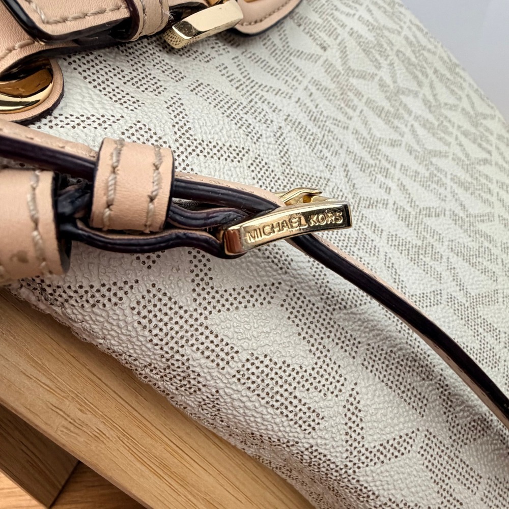 Michael Kors Bedford Crossbody Bag Vanilla Logo Signature Gold Hardware Buckle - Picture 5 of 11